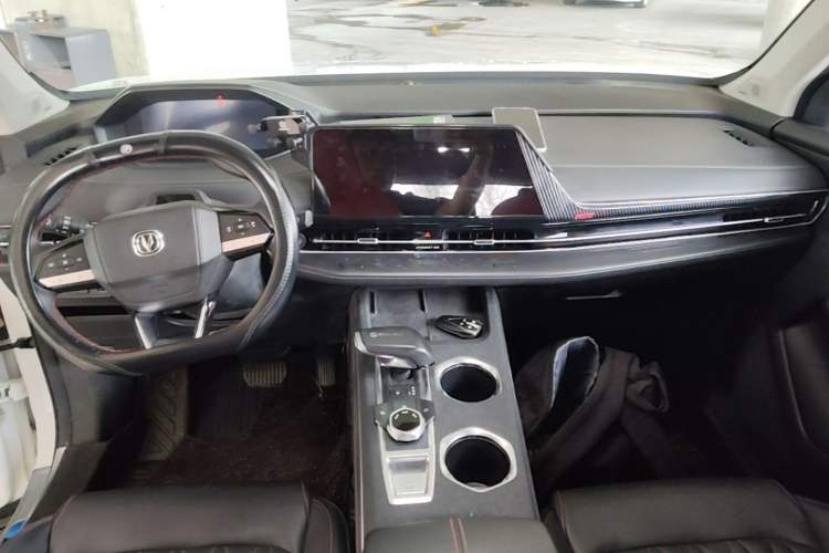 Used CHANGAN CS55PLUS 2022 2nd Generation 1.5T DCT Navigation Edition Center Console