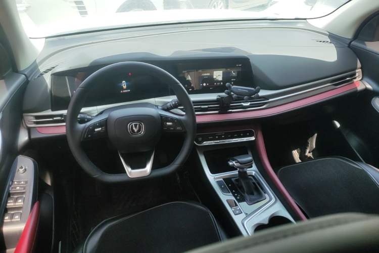 Used CHANGAN CS55PLUS 2022 Blue Whale Edition 1.5T DCT Luxury Model Center Console