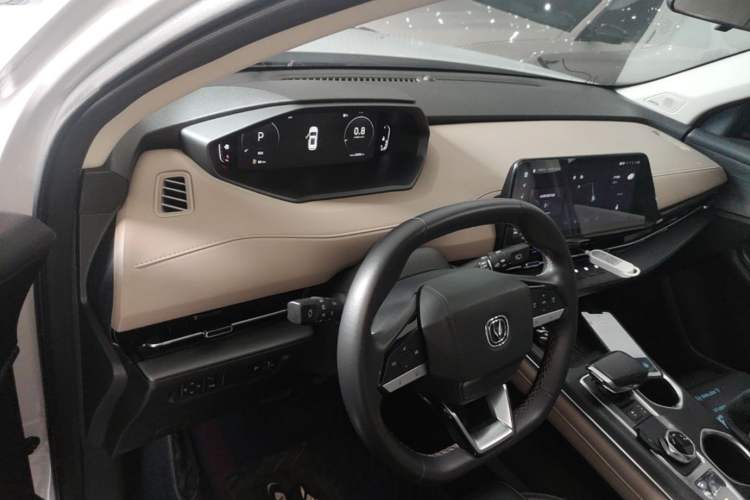 Used CHANGAN CS55PLUS 2022 2nd Generation 1.5T DCT Prestige Version Center Console