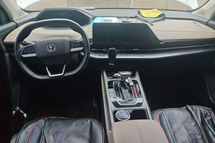 Used CHANGAN CS55PLUS 2022 2nd Generation 1.5T DCT Luxury Version Center Console