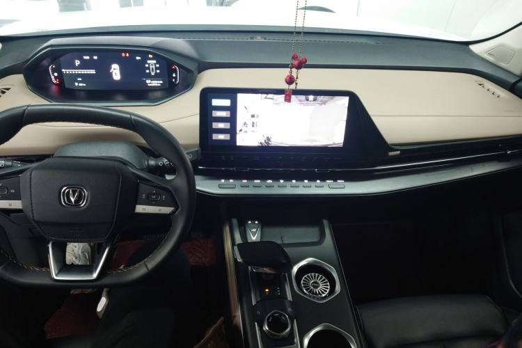 Used CHANGAN CS55PLUS 2022 2nd Generation 1.5T DCT Prestige Version Center Console