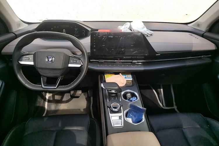 Used CHANGAN CS55PLUS 2022 2nd Generation 1.5T DCT Prestige Version Center Console