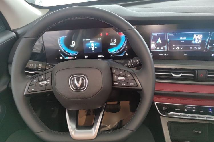 Used CHANGAN CS55PLUS 2022 Blue Whale Edition 1.5T DCT Luxury Model Center Console