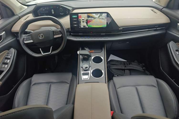 Used CHANGAN CS55PLUS 2022 2nd Generation 1.5T DCT Prestige Version Center Console
