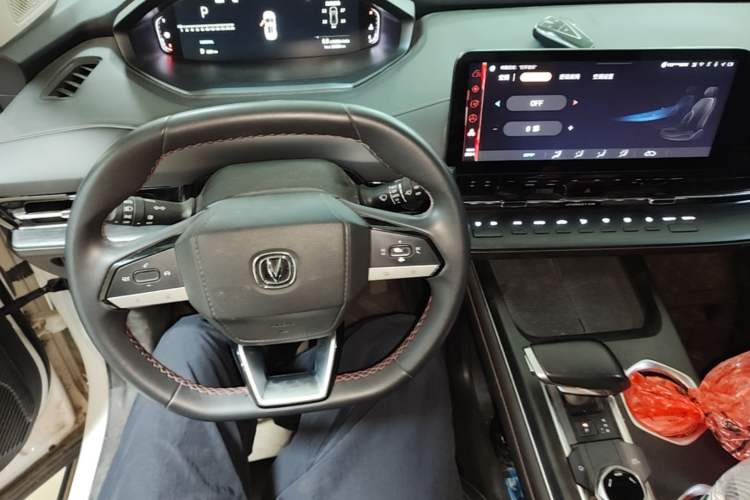 Used CHANGAN CS55PLUS 2022 2nd Generation 1.5T DCT Prestige Version Center Console
