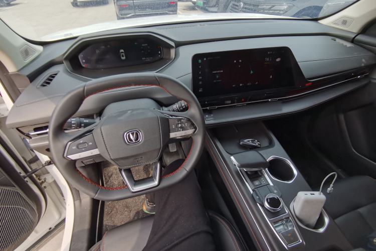 Used CHANGAN CS55PLUS 2022 2nd Generation 1.5T DCT Prestige Version Center Console