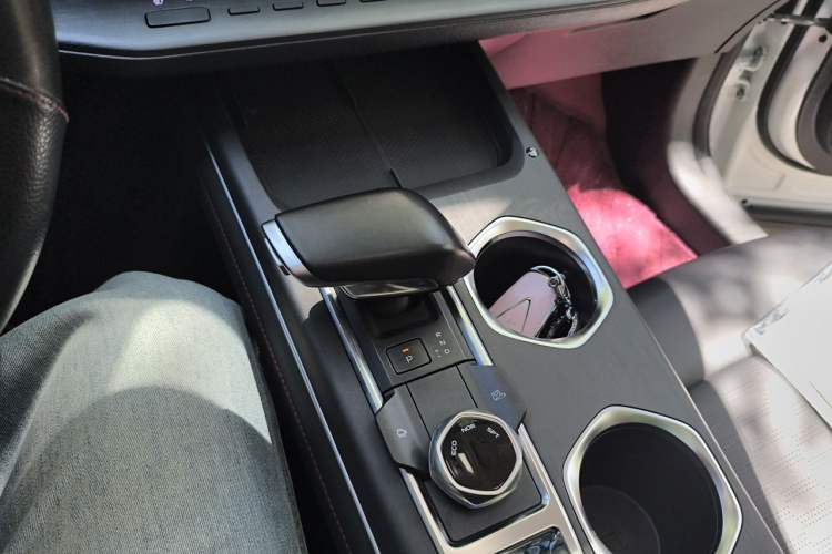 Used CHANGAN CS55PLUS 2022 2nd Generation 1.5T DCT Luxury Version Gear Lever