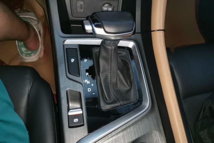Used CHANGAN CS55PLUS 2022 Blue Whale Edition 1.5T DCT Luxury Model Gear Lever