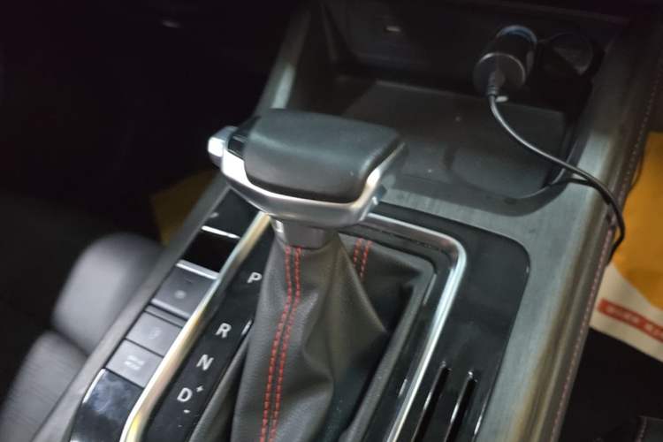 Used CHANGAN CS55PLUS 2022 2nd Generation 1.5T DCT Luxury Version Gear Lever