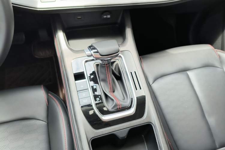 Used CHANGAN CS55PLUS 2022 2nd Generation 1.5T DCT Luxury Version Gear Lever