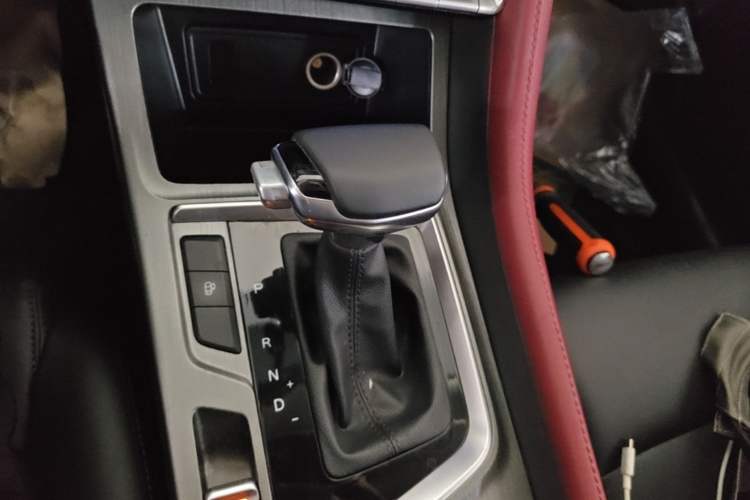 Used CHANGAN CS55PLUS 2022 Blue Whale Edition 1.5T DCT Luxury Model Gear Lever