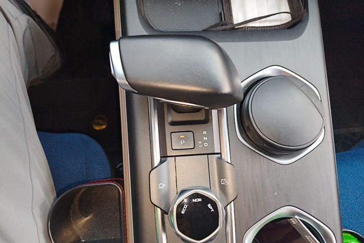 Used CHANGAN CS55PLUS 2022 2nd Generation 1.5T DCT Luxury Version Gear Lever