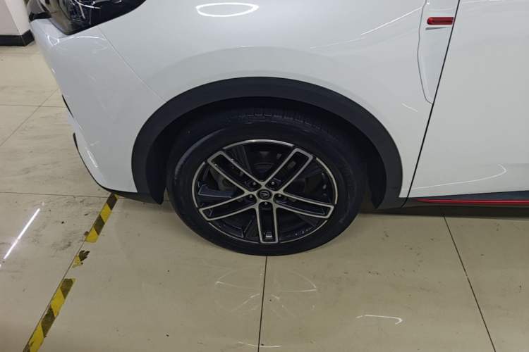 Used CHANGAN CS55PLUS 2022 2nd Generation 1.5T DCT Navigation Edition Left Front Wheel Hub