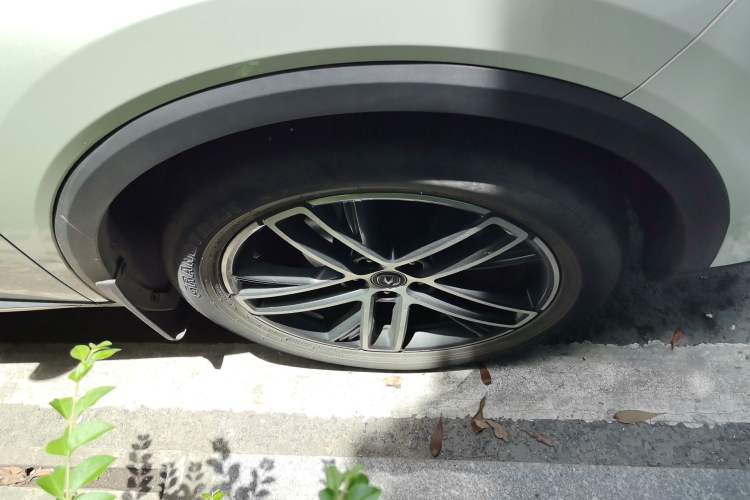 Used CHANGAN CS55PLUS 2022 2nd Generation 1.5T DCT Navigation Edition Right Front Wheel Hub