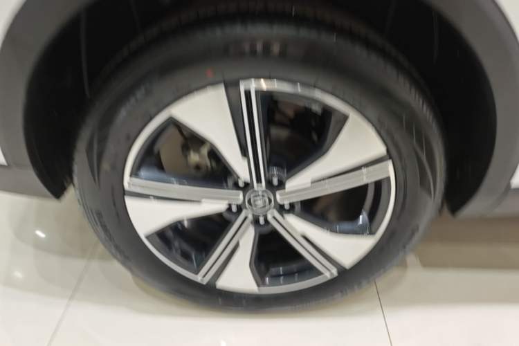 Used CHANGAN CS55PLUS 2022 2nd Generation 1.5T DCT Prestige Version Right Rear Wheel Hub