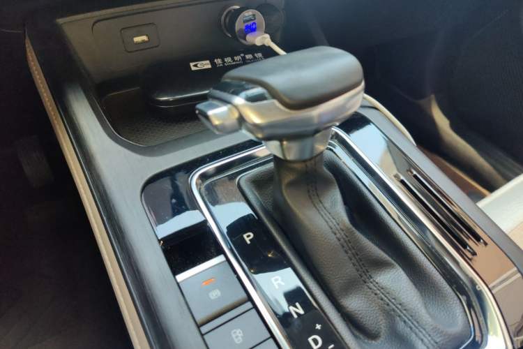 Used CHANGAN CS55PLUS 2023 2nd Generation 1.5T DCT Light-Year Edition Gear Lever