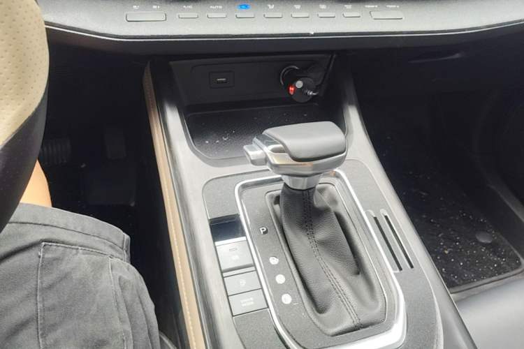 Used CHANGAN CS55PLUS 2023 2nd Generation 1.5T DCT Light-Year Edition Gear Lever