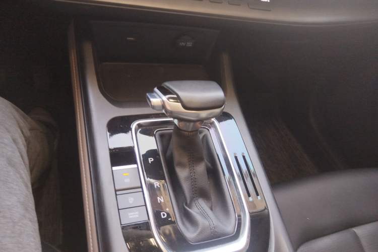 Used CHANGAN CS55PLUS 2023 2nd Generation 1.5T DCT Light-Year Edition Gear Lever