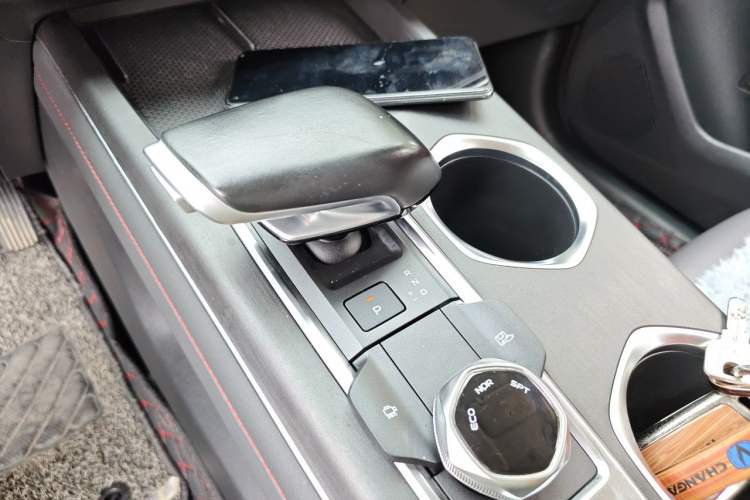 Used CHANGAN CS55PLUS 2023 2nd Generation 1.5T DCT Light-Year Edition Gear Lever