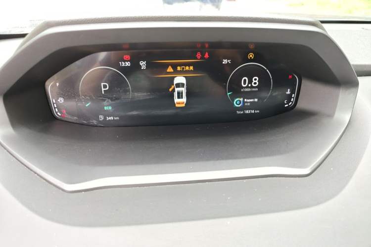 Used CHANGAN CS55PLUS 2023 2nd Generation 1.5T DCT Light-Year Edition Odometer Close Up