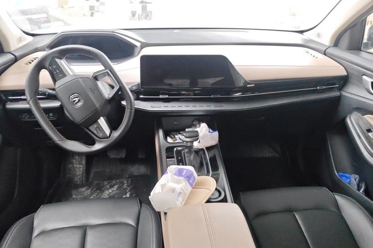 Used CHANGAN CS55PLUS 2023 2nd Generation 1.5T DCT Light-Year Edition Center Console