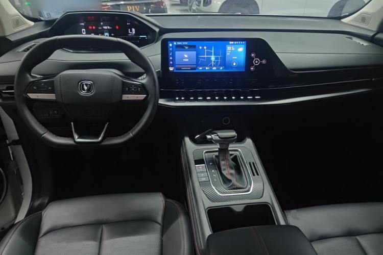 Used CHANGAN CS55PLUS 2023 2nd Generation 1.5T DCT Light-Year Edition Center Console