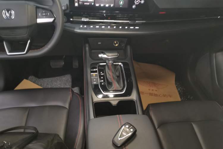 Used CHANGAN CS55PLUS 2023 2nd Generation 1.5T DCT Light-Year Edition Gear Lever
