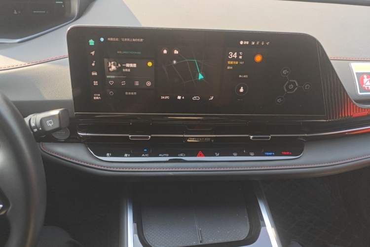 Used CHANGAN CS55PLUS 2024 3rd Generation 1.5T DCT Light-Year Edition Audio And AC Panel