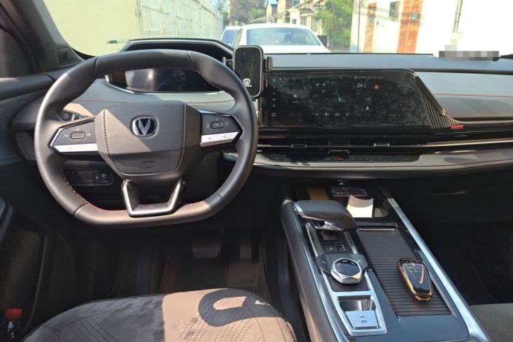 Used CHANGAN CS55PLUS 2024 3rd Generation 1.5T DCT Excellence Model Center Console