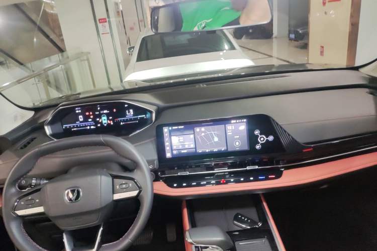Used CHANGAN CS55PLUS 2024 3rd Generation 1.5T DCT Excellence Model Center Console