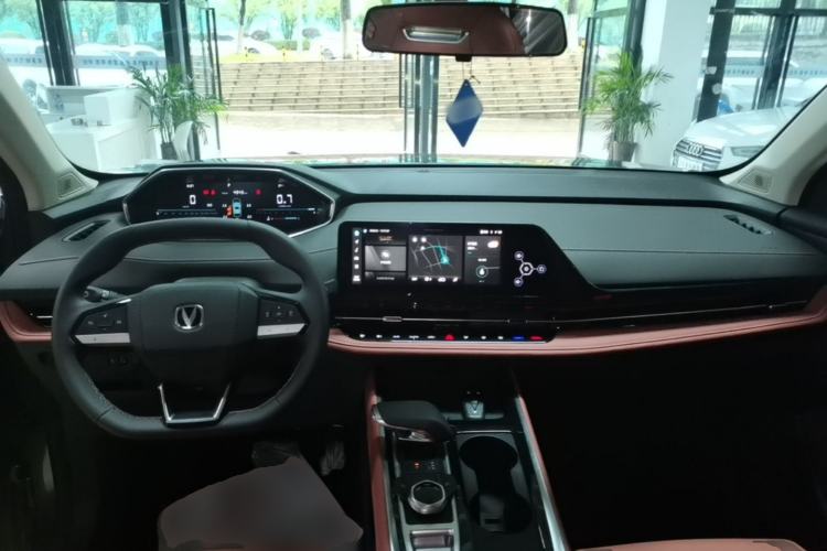 Used CHANGAN CS55PLUS 2024 3rd Generation 1.5T DCT Excellence Model Center Console