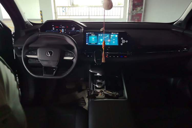 Used CHANGAN CS55PLUS 2024 3rd Generation 1.5T DCT Excellence Model Center Console