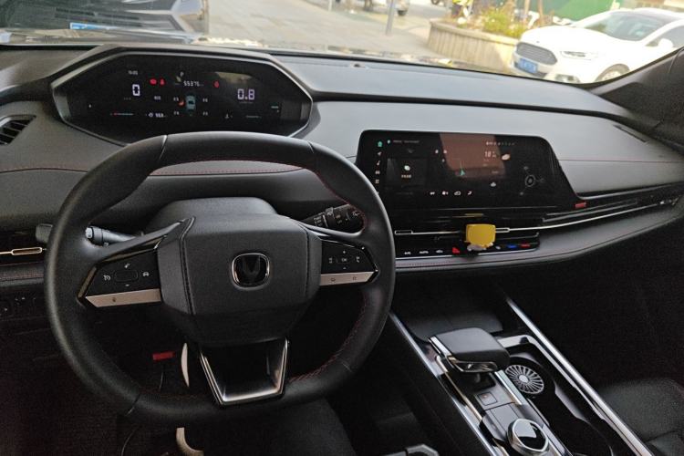 Used CHANGAN CS55PLUS 2024 3rd Generation 1.5T DCT Light-Year Edition Center Console