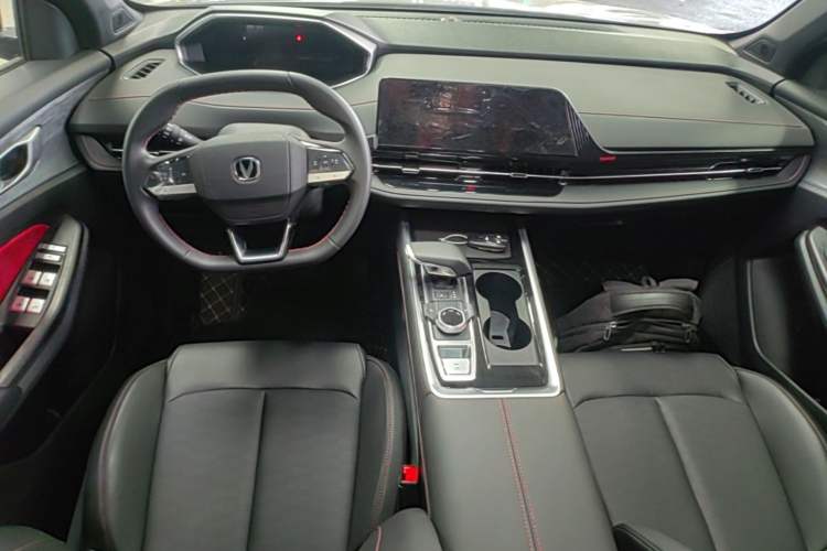 Used CHANGAN CS55PLUS 2024 3rd Generation 1.5T DCT Excellence Model Center Console