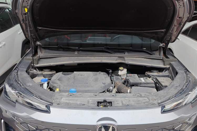 Used CHANGAN CS55PLUS 2024 3rd Generation 1.5T DCT Prestige Model Engine Bay