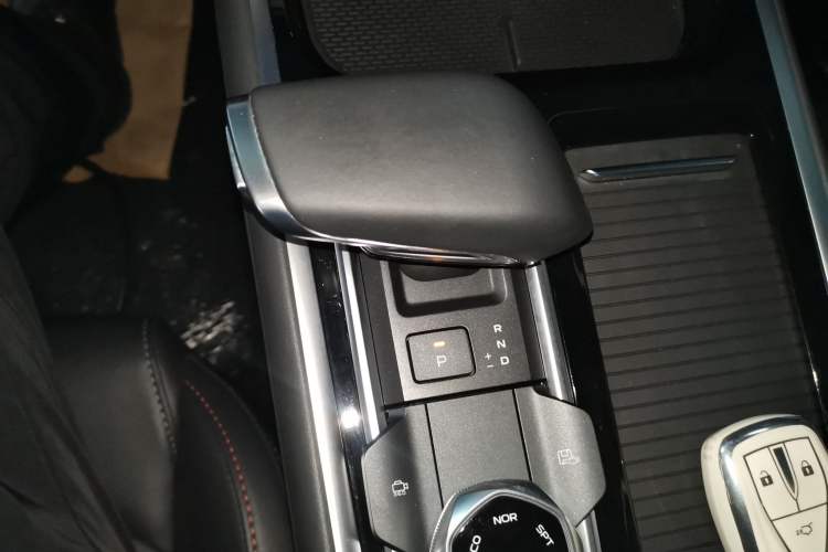 Used CHANGAN CS55PLUS 2024 3rd Generation 1.5T DCT Excellence Model Gear Lever