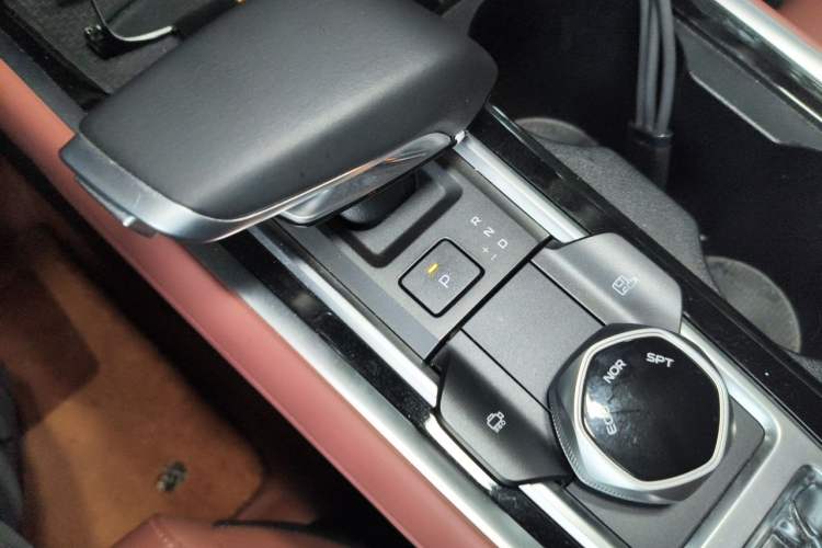 Used CHANGAN CS55PLUS 2024 3rd Generation 1.5T DCT Prestige Model Gear Lever