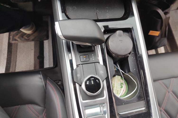 Used CHANGAN CS55PLUS 2024 3rd Generation 1.5T DCT Prestige Model Gear Lever