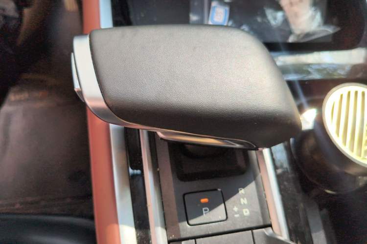 Used CHANGAN CS55PLUS 2024 3rd Generation 1.5T DCT Prestige Model Gear Lever