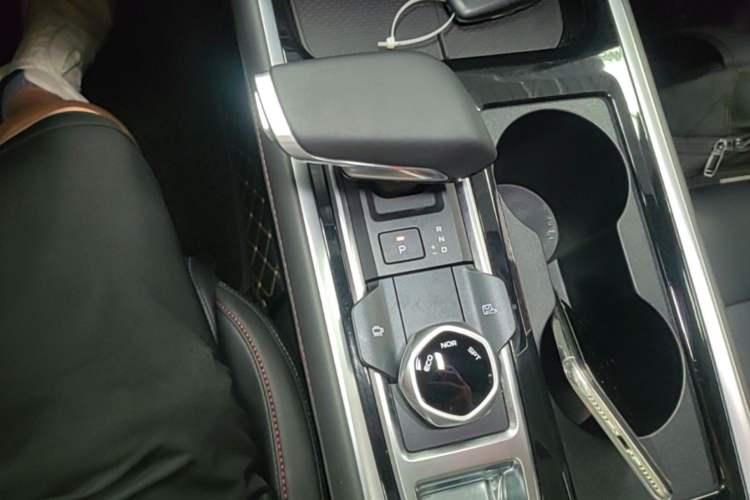 Used CHANGAN CS55PLUS 2024 3rd Generation 1.5T DCT Excellence Model Gear Lever