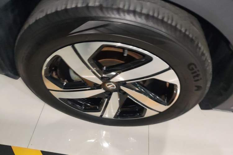 Used CHANGAN CS55PLUS 2024 3rd Generation 1.5T DCT Excellence Model Left Front Wheel Hub