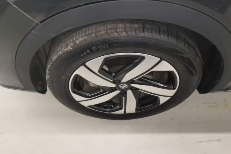 Used CHANGAN CS55PLUS 2024 3rd Generation 1.5T DCT Prestige Model Left Front Wheel Hub