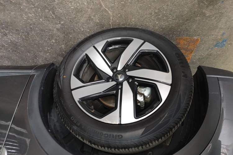 Used CHANGAN CS55PLUS 2024 3rd Generation 1.5T DCT Prestige Model Left Front Wheel Hub