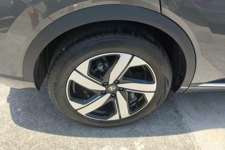 Used CHANGAN CS55PLUS 2024 3rd Generation 1.5T DCT Prestige Model Right Rear Wheel Hub