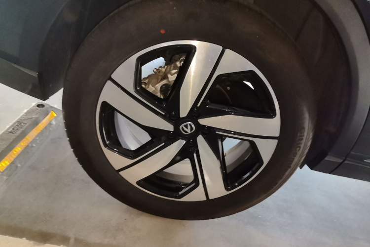 Used CHANGAN CS55PLUS 2024 3rd Generation 1.5T DCT Excellence Model Right Rear Wheel Hub