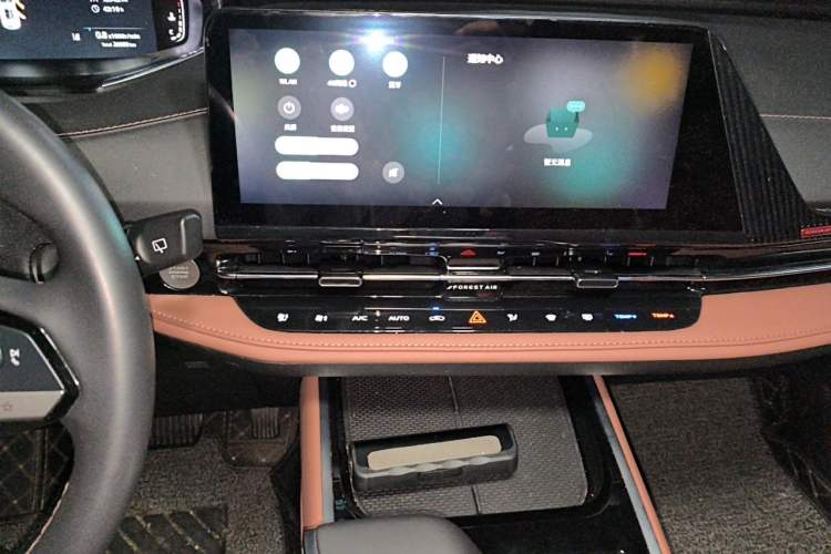 Used CHANGAN CS55PLUS 2024 3rd Generation 1.5T DCT Prestige Model Audio And AC Panel