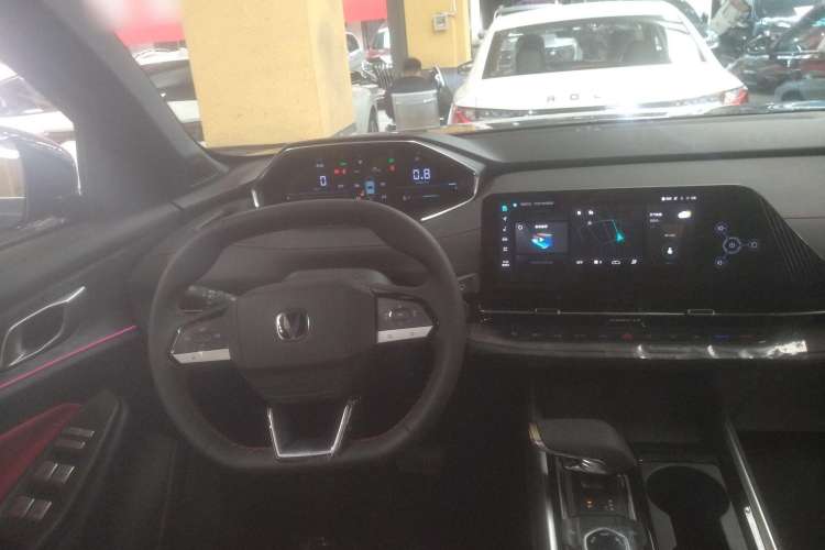 Used CHANGAN CS55PLUS 2024 3rd Generation 1.5T DCT Excellence Model Center Console