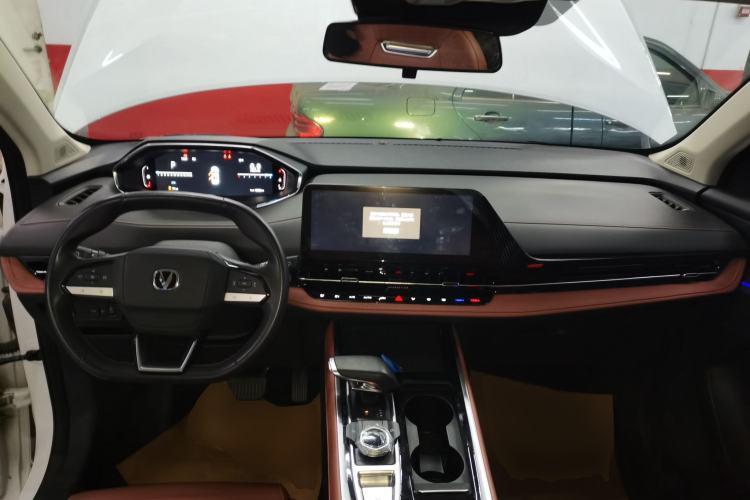 Used CHANGAN CS55PLUS 2024 3rd Generation 1.5T DCT Prestige Model Center Console