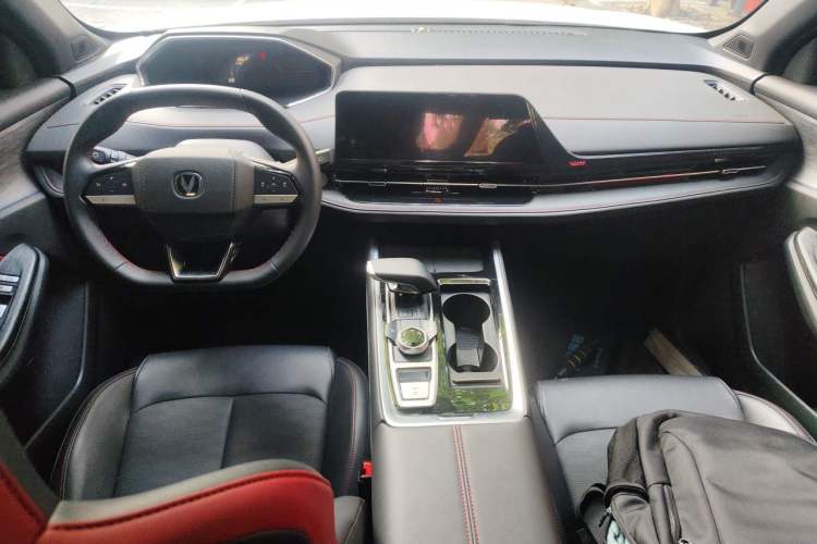Used CHANGAN CS55PLUS 2024 3rd Generation 1.5T DCT Excellence Model Center Console
