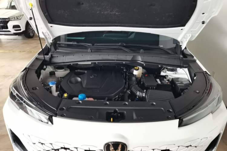 Used CHANGAN CS55PLUS 2024 3rd Generation 1.5T DCT Excellence Model Engine Bay